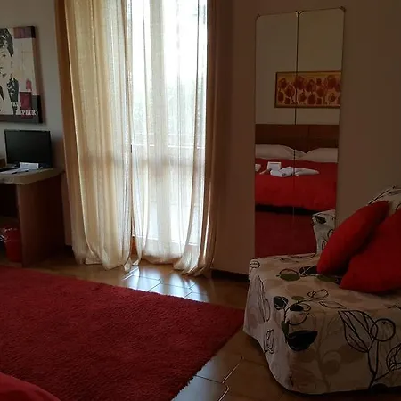 Πανσιόν Arooms