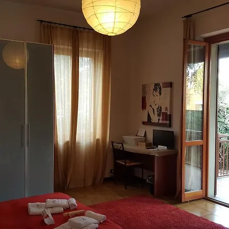 בית הארחה Arooms 3*